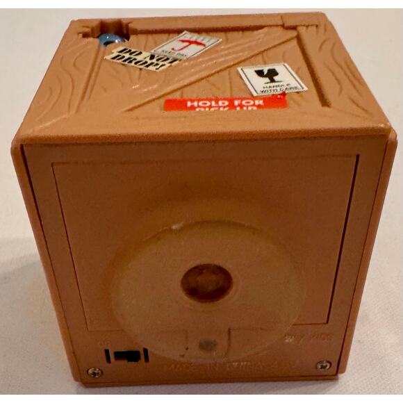 Vtg 1997 Spy Kids Let Me Out Of Here Shipping Crate Works/Includes New Batteries - Picture 6 of 7